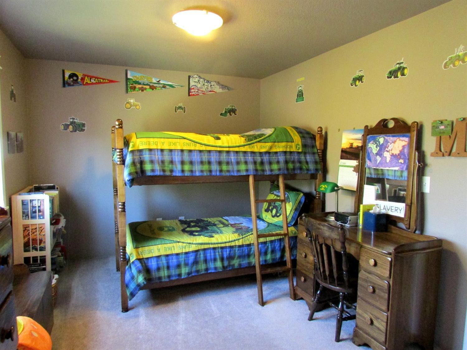 1945 Rabun Way Central Point, OR 97502 - Photo 27 of 30 a room with furniture and a room