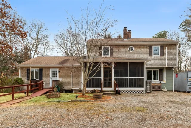 $799,000 | 34 Rainbow Lane, Mashpee, MA 02649