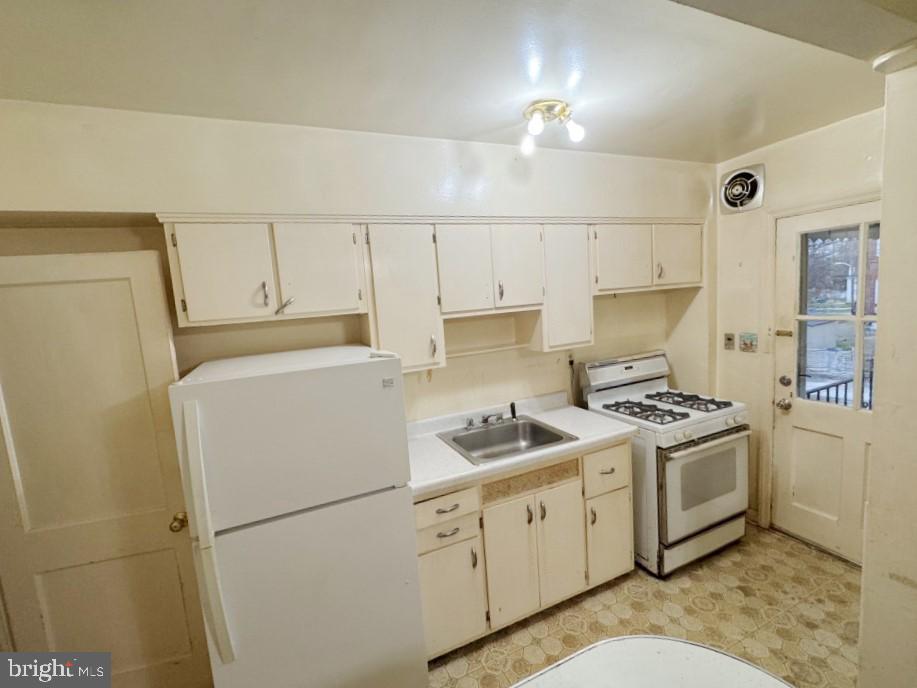 8304 Kendale Road Baltimore, MD 21234 - Photo 4 of 11