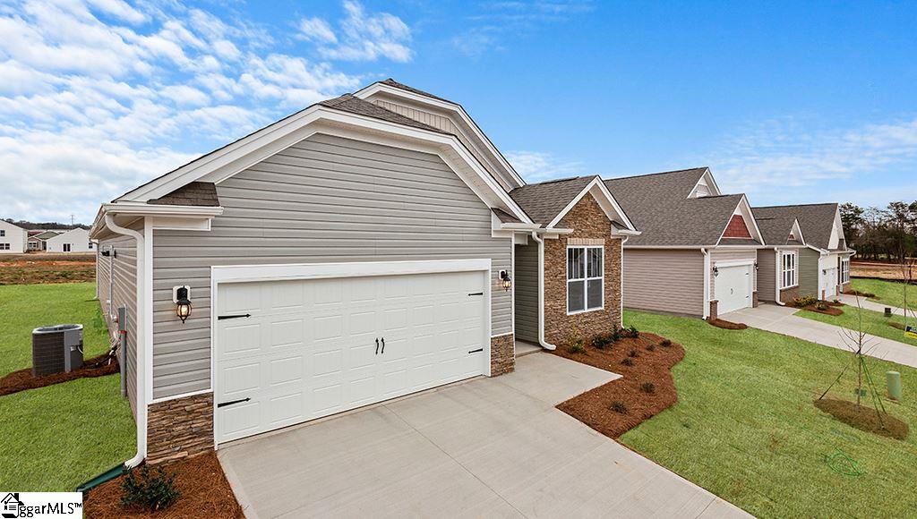 106 Yellow Fox Road Greer, SC 29651 - Photo 2 of 29