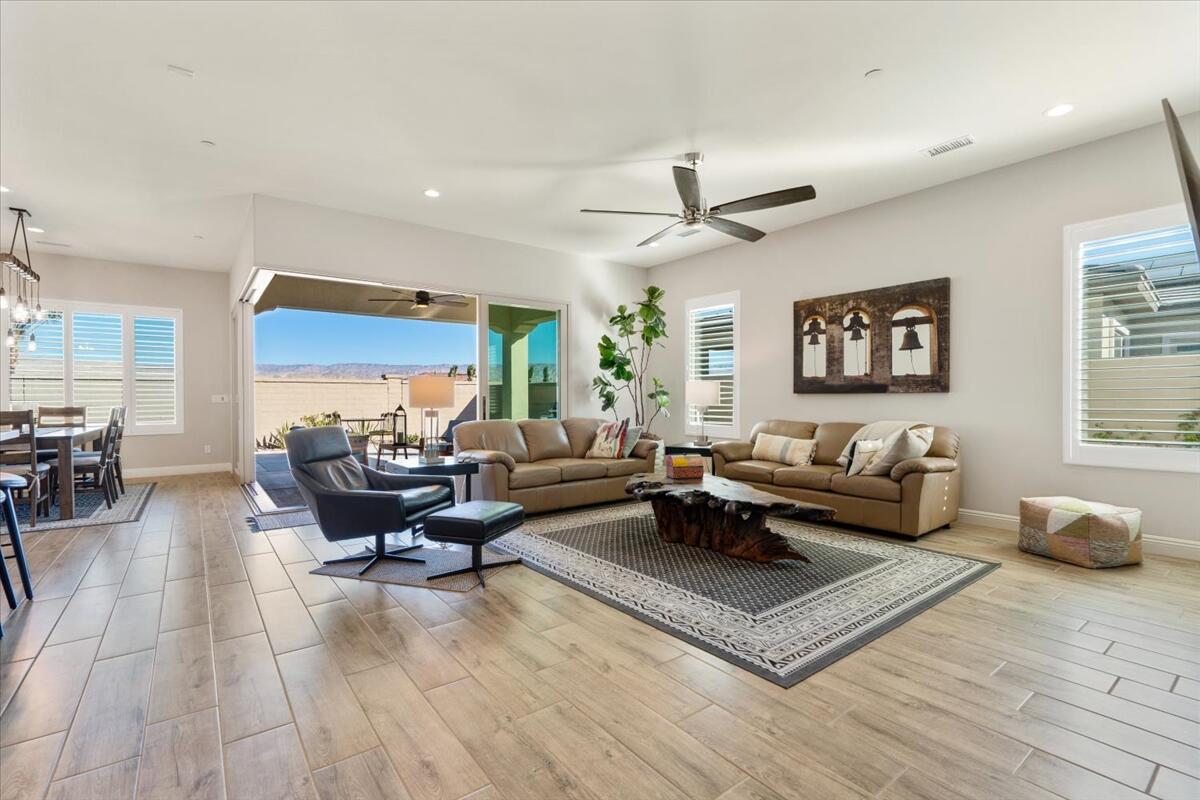 24 Claret Road Rancho Mirage, CA 92270 - Photo 5 of 34 a living room with furniture