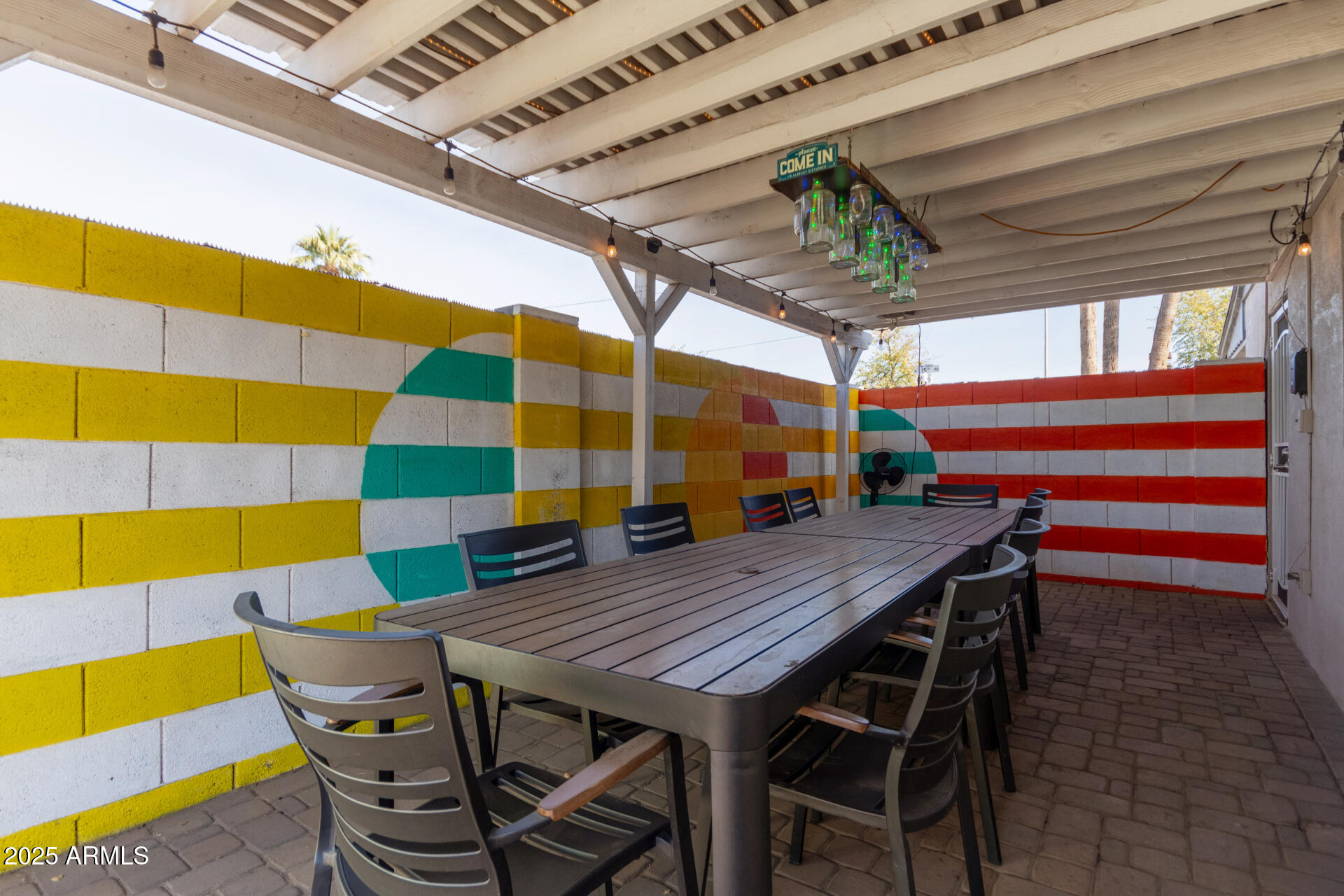 3132 North 15th Avenue Phoenix, AZ 85015 - Photo 24 of 28 a view of a table and chairs in patio