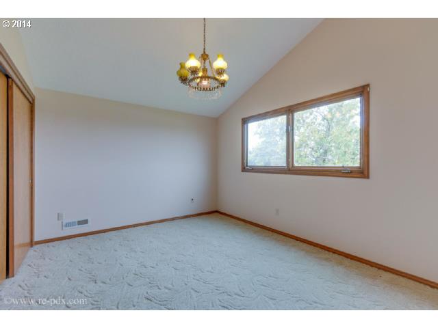 15363 South Loder Road Oregon City, OR 97045 - Photo 11 of 16 Gallery Image 11