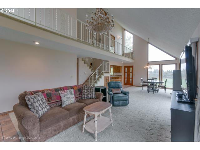 15363 South Loder Road Oregon City, OR 97045 - Photo 4 of 16 Gallery Image 4
