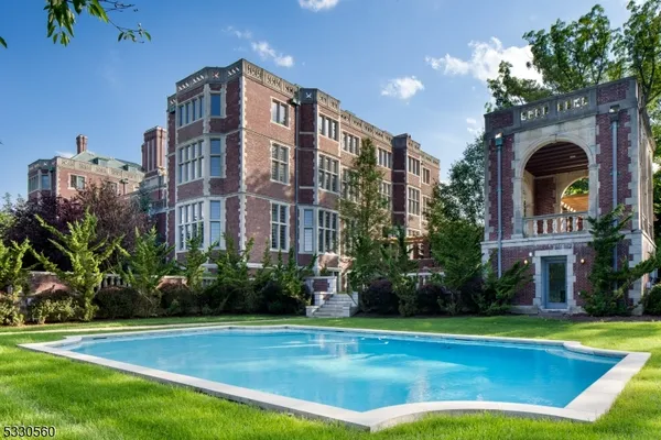 $19,000,000 | 675 Ramapo Valley Road, Mahwah, NJ 07430