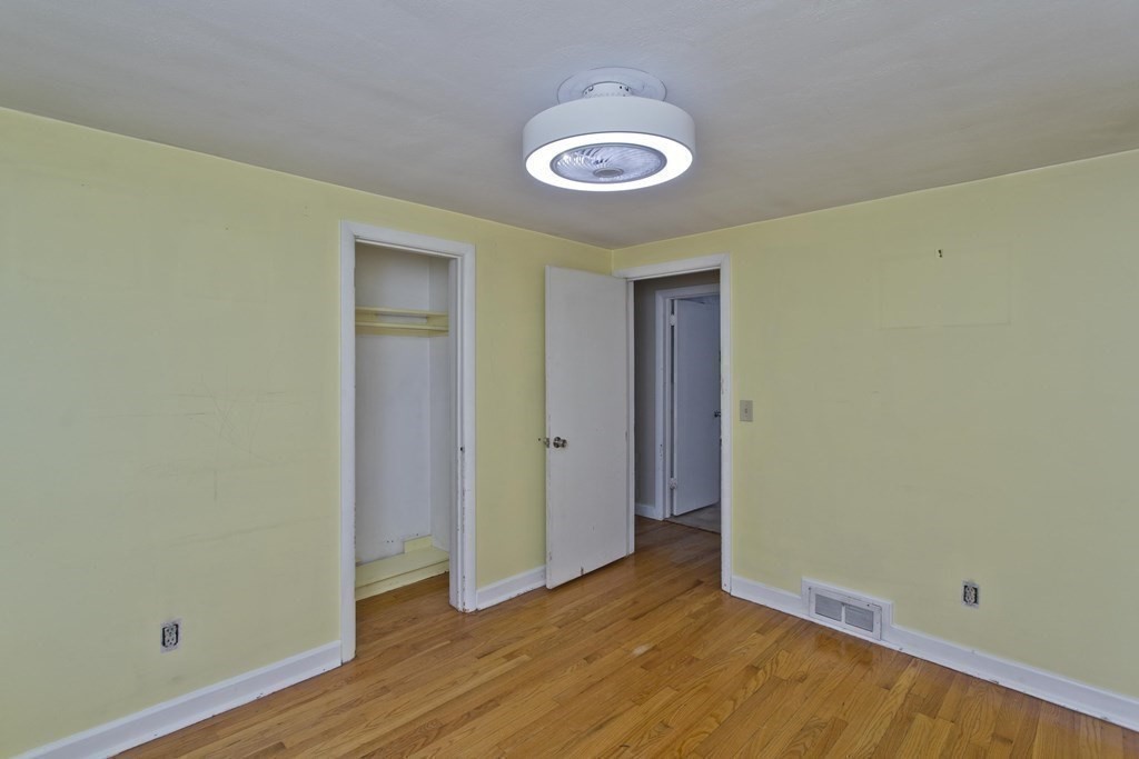 35 Archie Street Springfield, MA 01109 - Photo 23 of 38