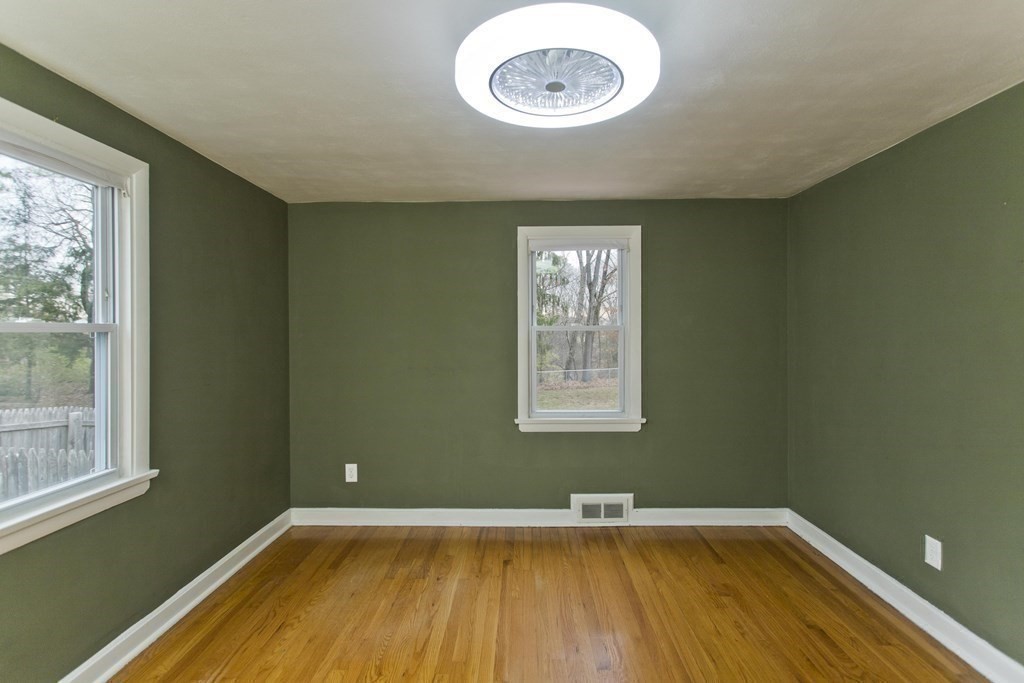 35 Archie Street Springfield, MA 01109 - Photo 25 of 38