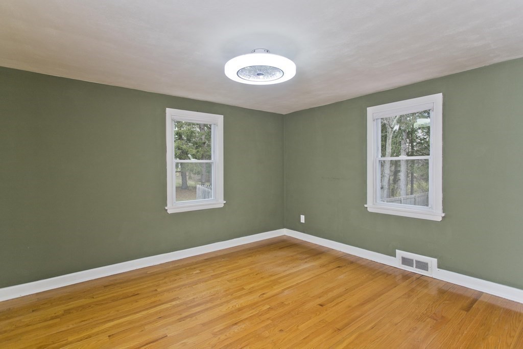 35 Archie Street Springfield, MA 01109 - Photo 27 of 38