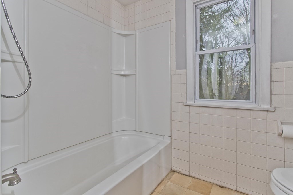 35 Archie Street Springfield, MA 01109 - Photo 29 of 38