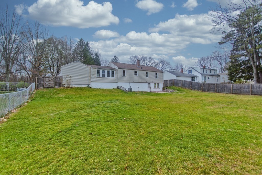 35 Archie Street Springfield, MA 01109 - Photo 35 of 38