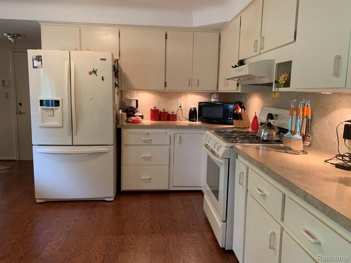 739 Wilwood Road Rochester, MI 48309 - Photo 21 of 99 Kitchen (2).jpg