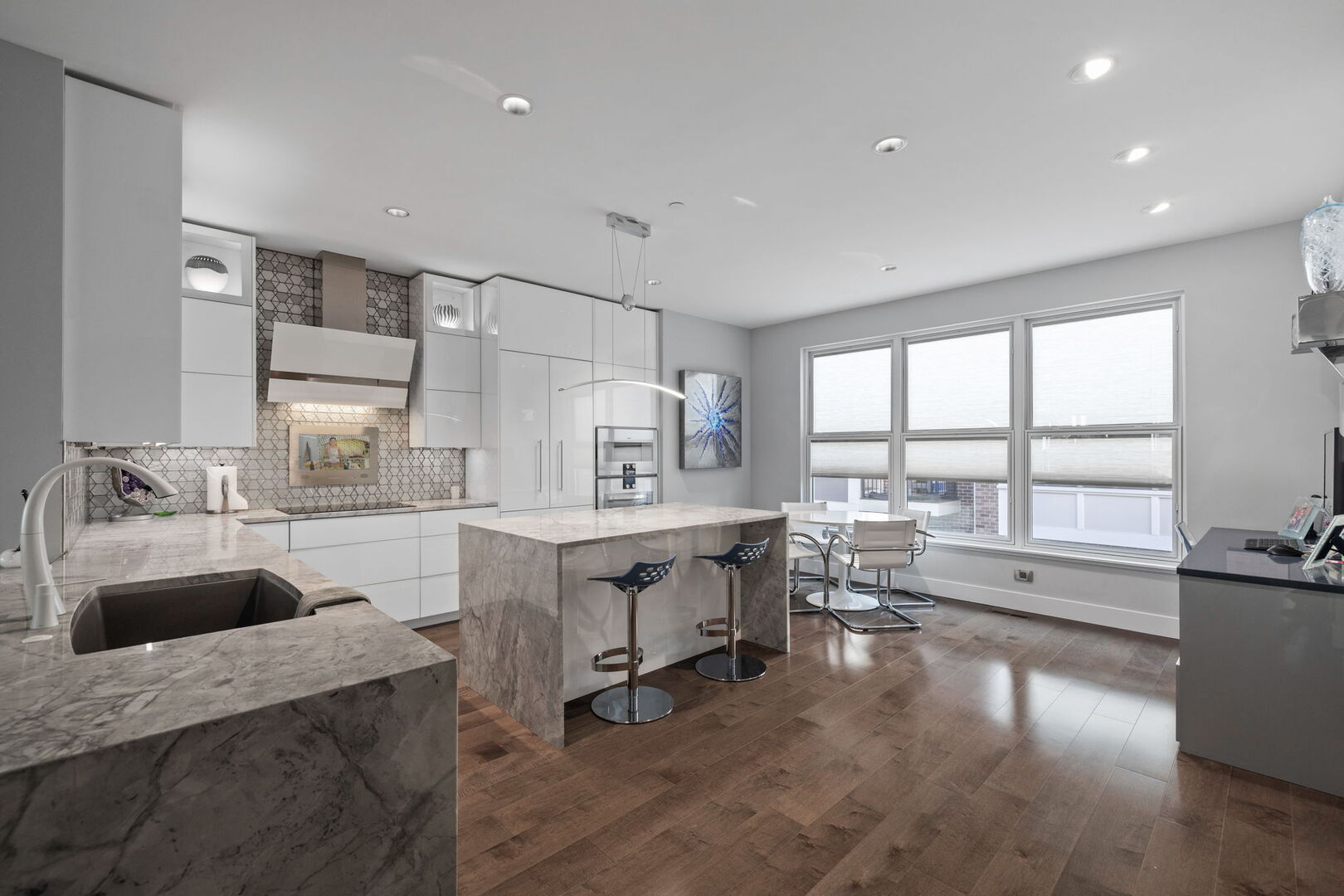 353 East Liberty Drive Wheaton, IL 60187 - Photo 11 of 41