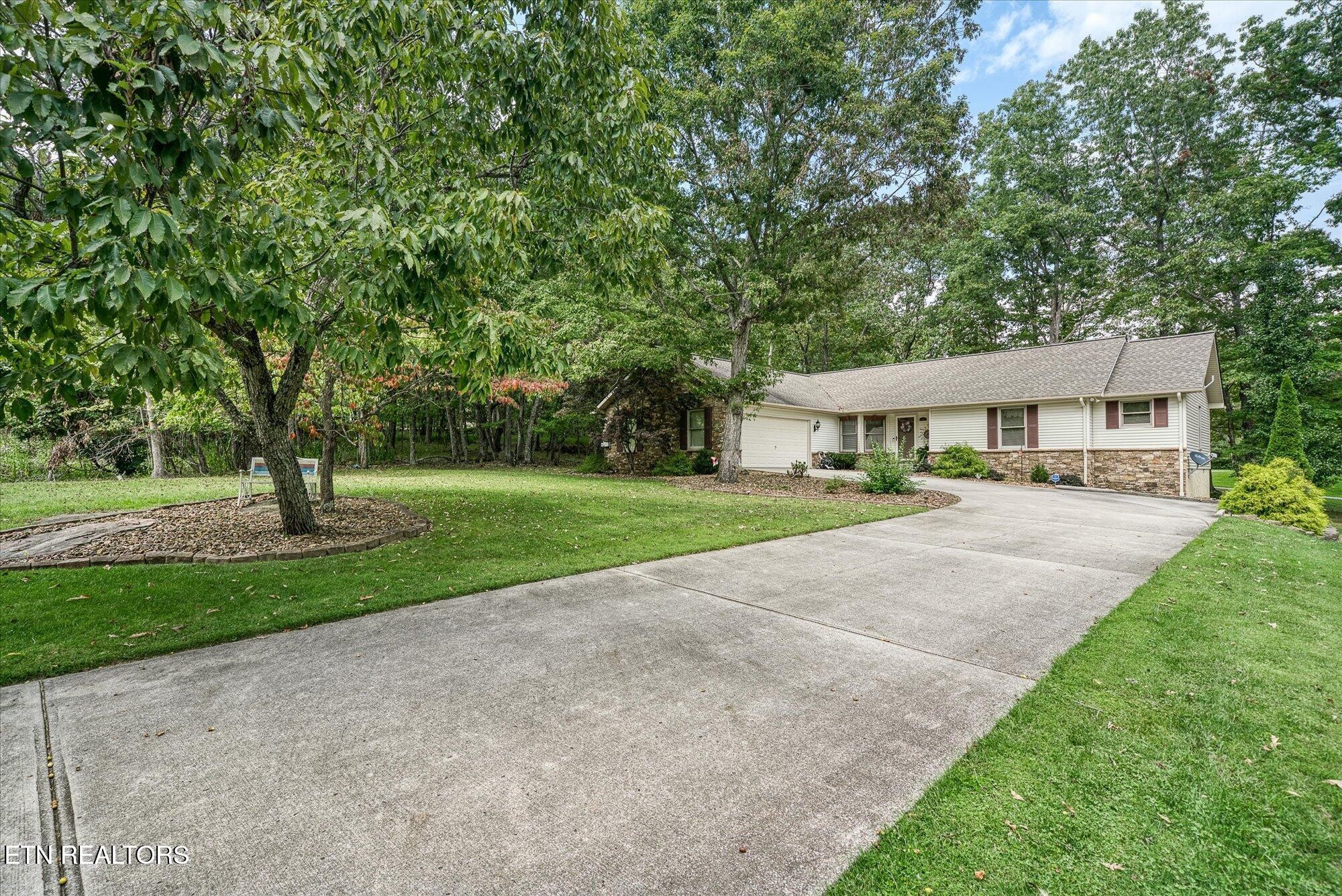 138 Baltusrol Road Crossville, TN 38558 - Photo 2 of 42 Gallery Image 2