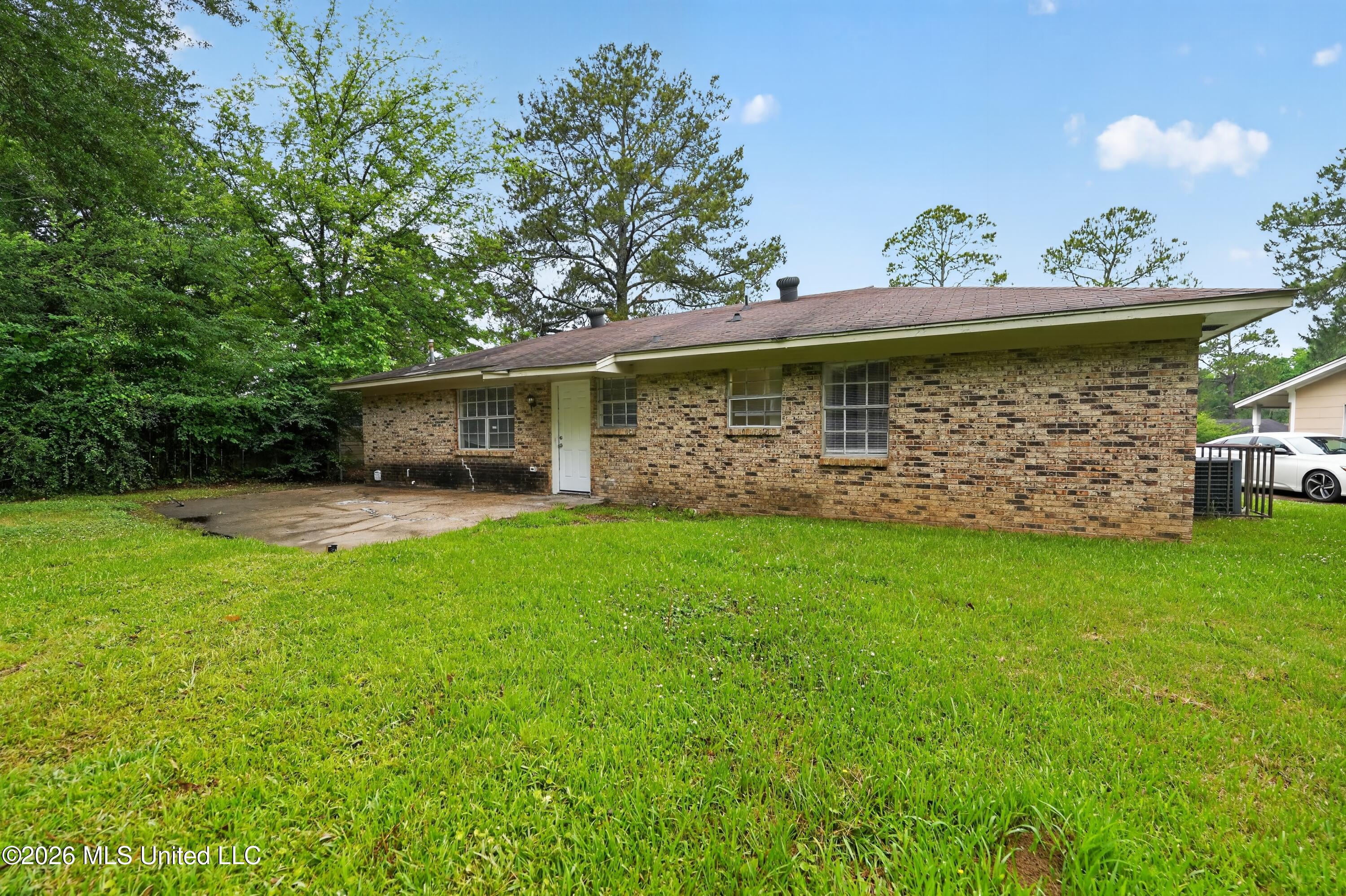 6578 Van Buren Road Jackson, MS 39213 - Photo 7 of 42 07_6578_Van_Buren_Rd-Exterior-7245