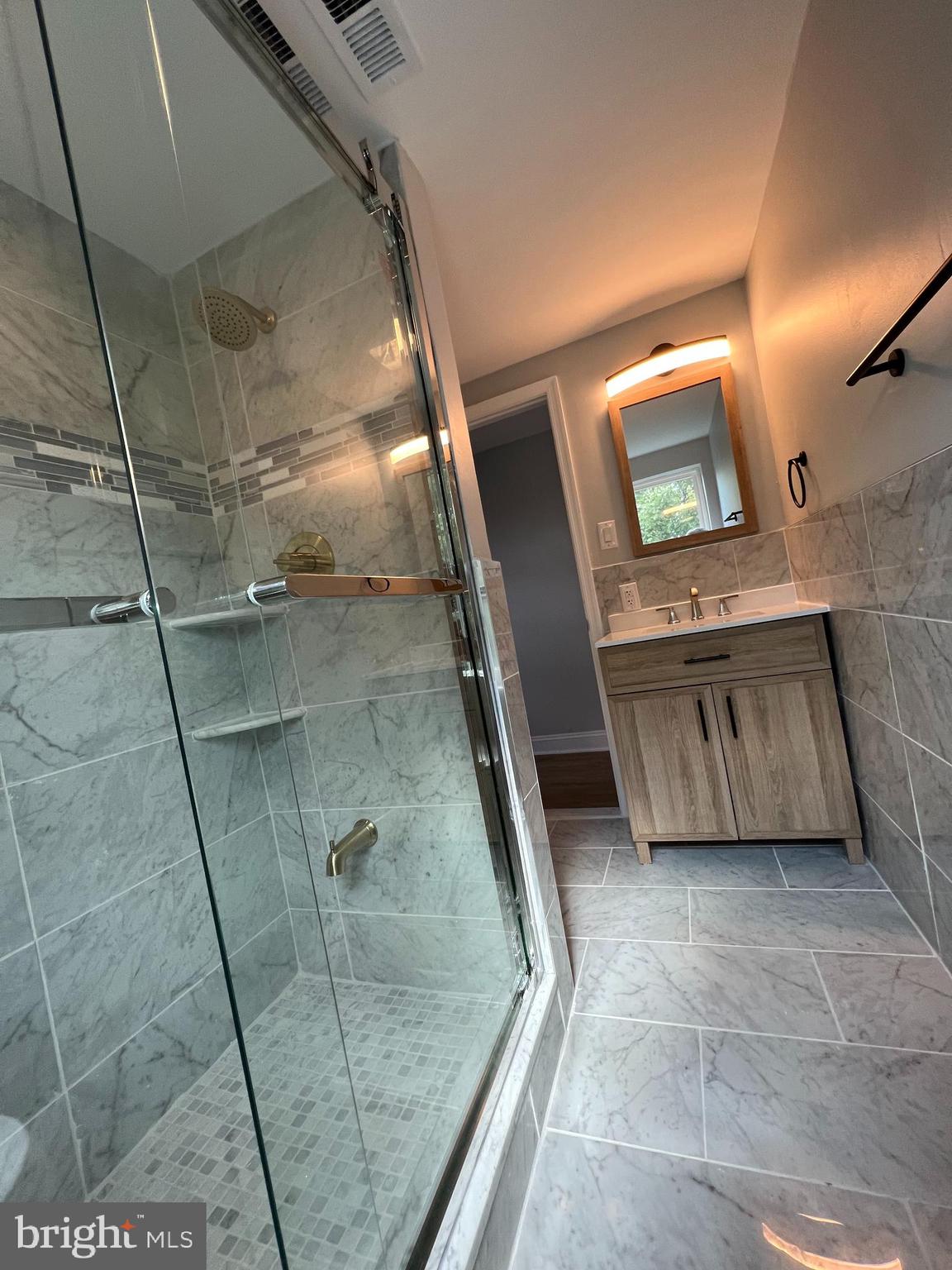 1939 Mt Vernon Street, Unit 3 Philadelphia, PA 19130 - Photo 13 of 17 a view of a bathroom