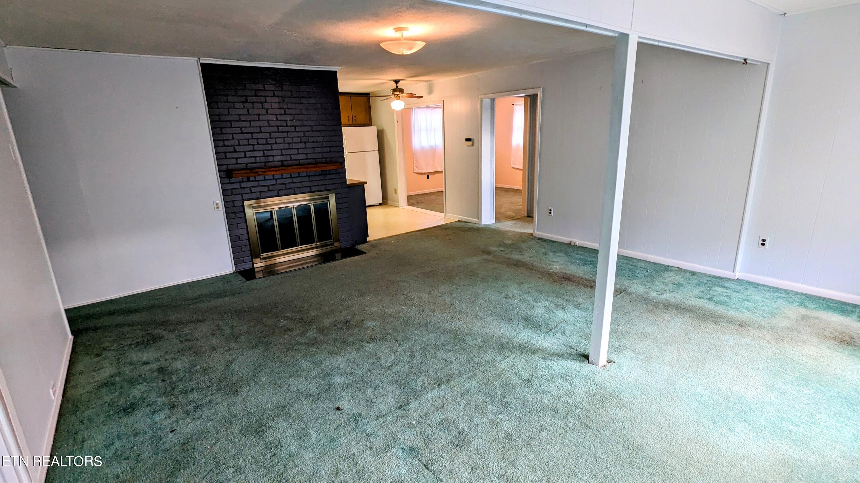 106 Townsend Road Oak Ridge, TN 37830 - Photo 13 of 16 Living Room 2