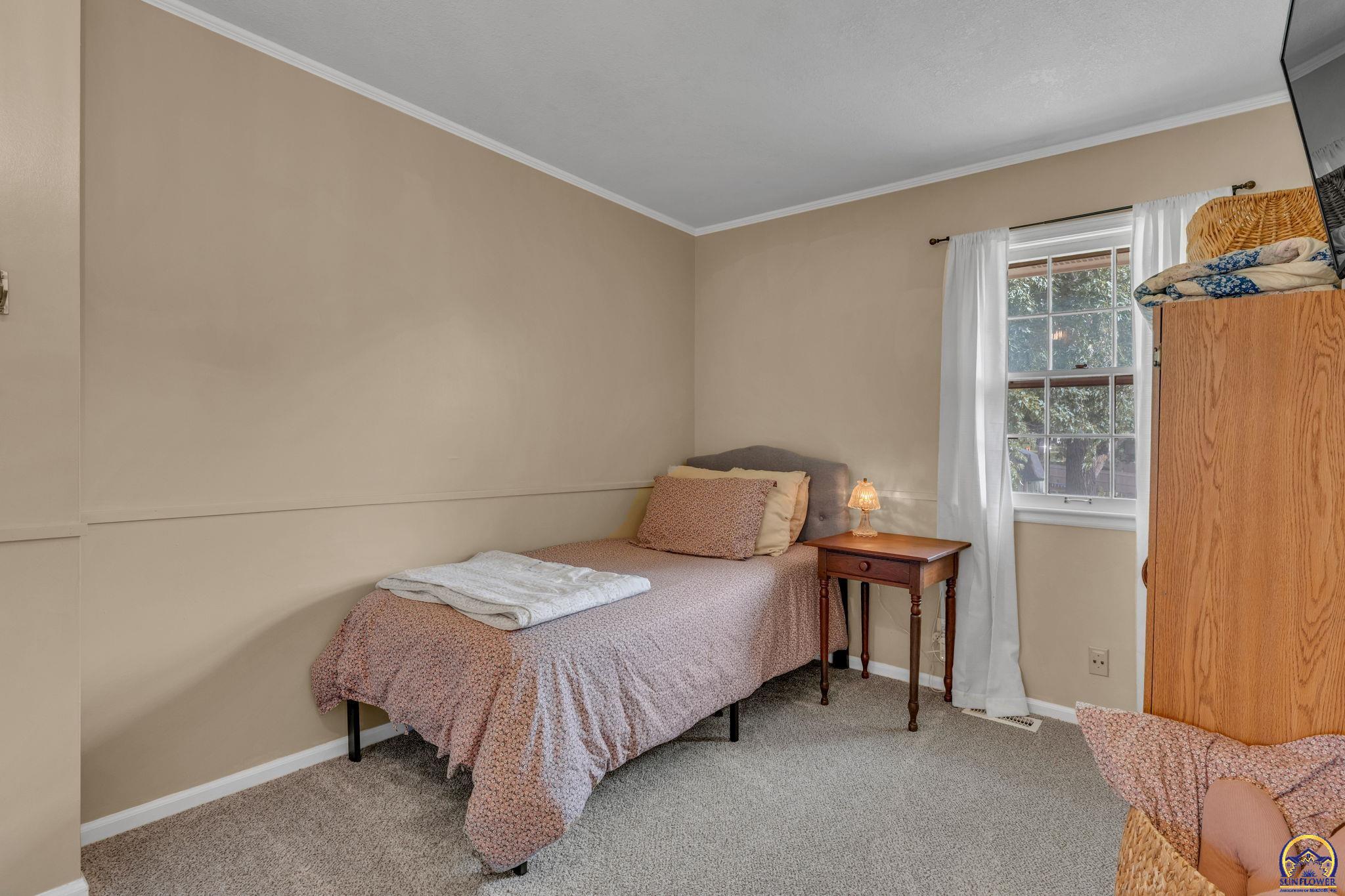 3619 Southwest 33rd Street Topeka, KS 66614 - Photo 21 of 47