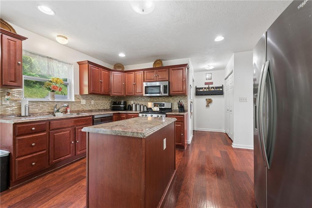 302 Summit Circle Houston, PA 15342 - Photo 9 of 39