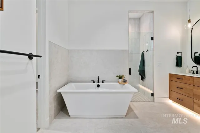 $1,387,900 | 252 North Timber Wolf Place, Eagle, ID 83616