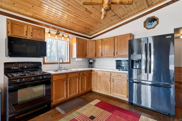 $429,000 | 11702 East Mail Road, Gordon, WI 54838