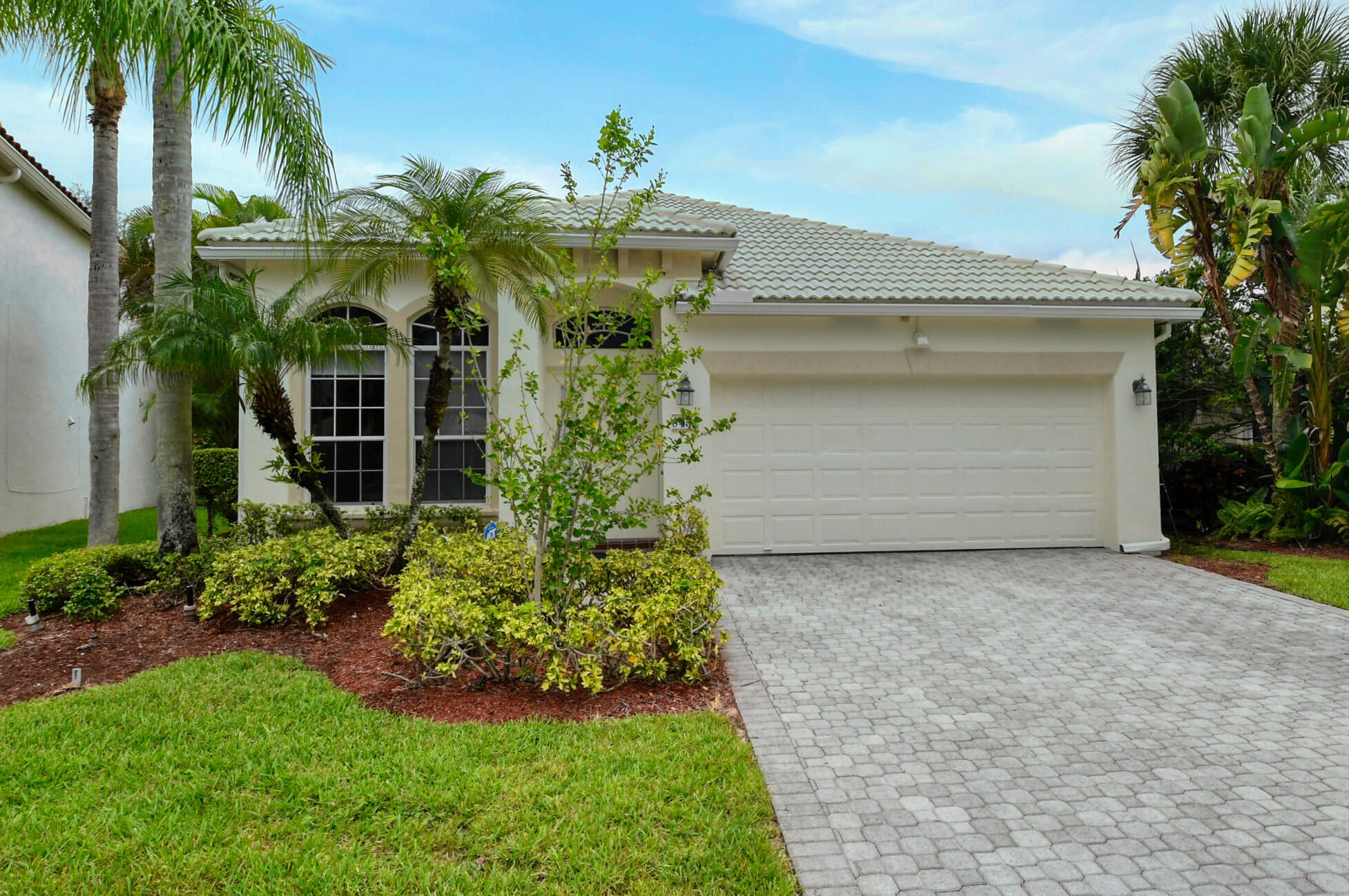 8456 Vía D Oro Boca Raton, FL 33433 - Photo 1 of 34 Front View Decorative Pavers