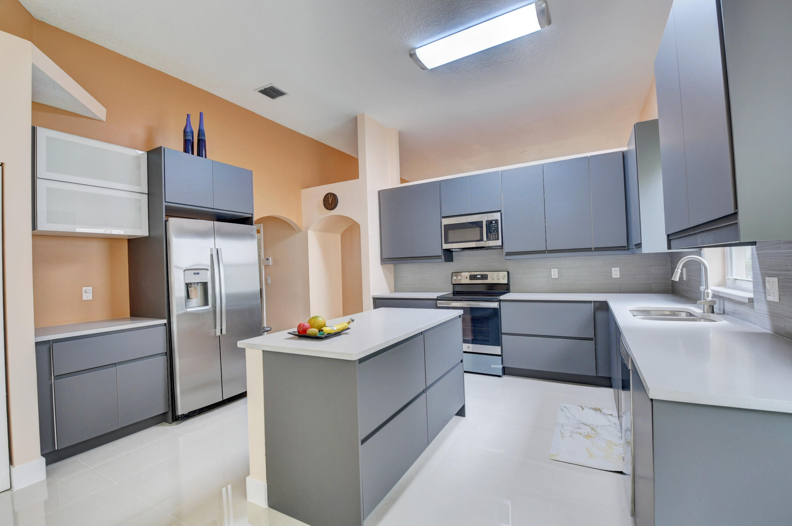 8456 Vía D Oro Boca Raton, FL 33433 - Photo 9 of 34 Totally Updated Kitchen.