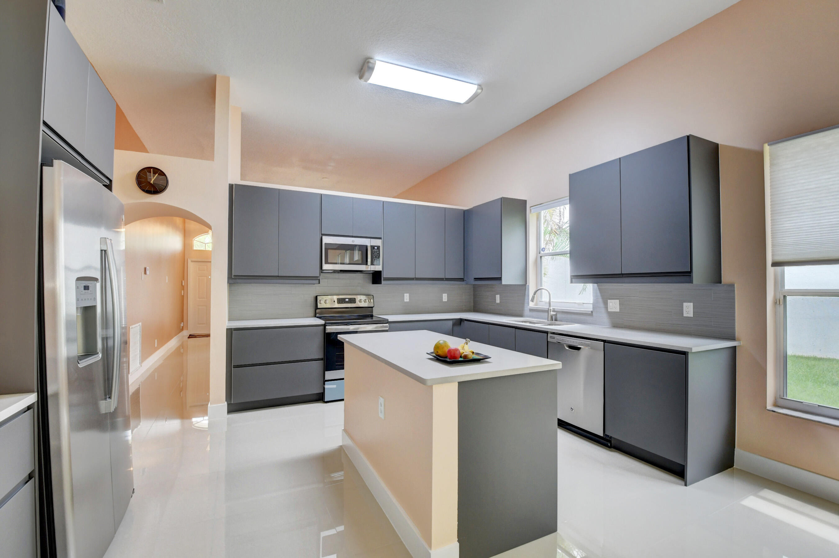 8456 Vía D Oro Boca Raton, FL 33433 - Photo 10 of 34 All New Cabinets/Appliances