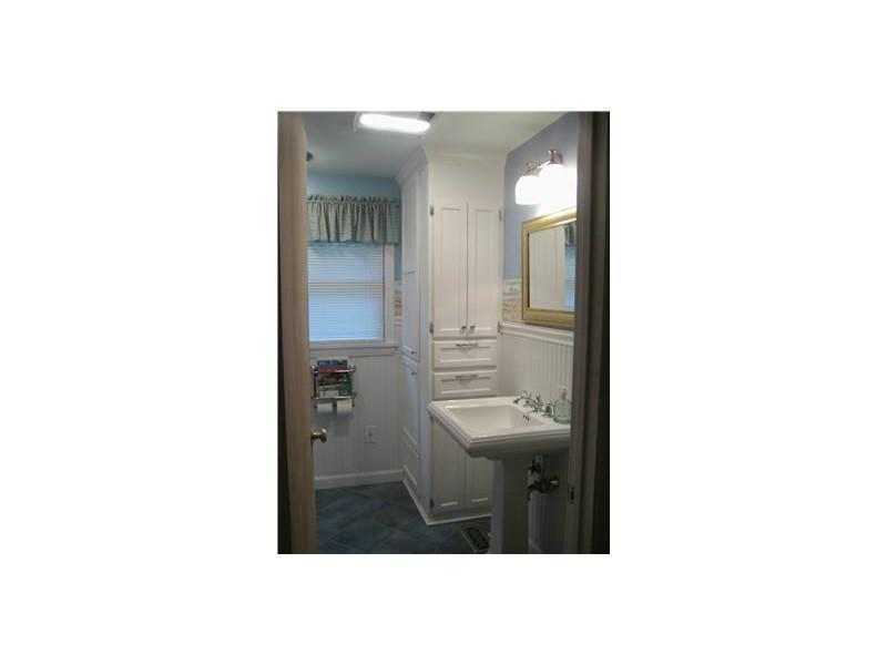 3 East Stuart Street Westerly, RI 02891 - Photo 7 of 8 Bathroom.