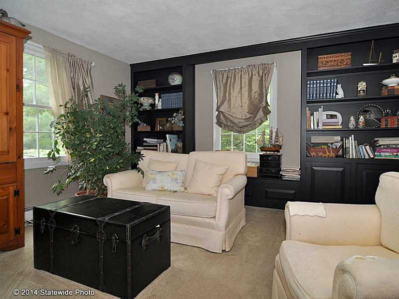 170 Boston Neck Road North Kingstown, RI 02852 - Photo 20 of 25 Living Room.