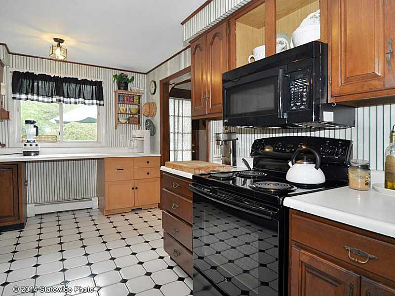 170 Boston Neck Road North Kingstown, RI 02852 - Photo 9 of 25 Kitchen.