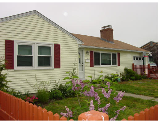 13 Linden Road Gloucester, MA 01930 - Photo 1 of 13 Gallery Image 1