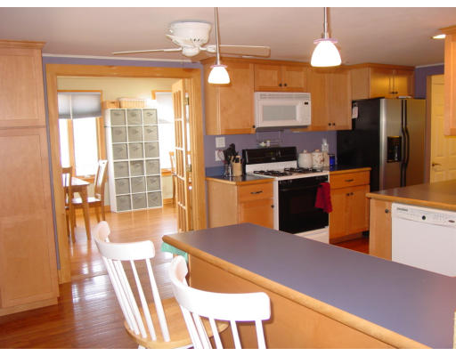 13 Linden Road Gloucester, MA 01930 - Photo 6 of 13 Gallery Image 6