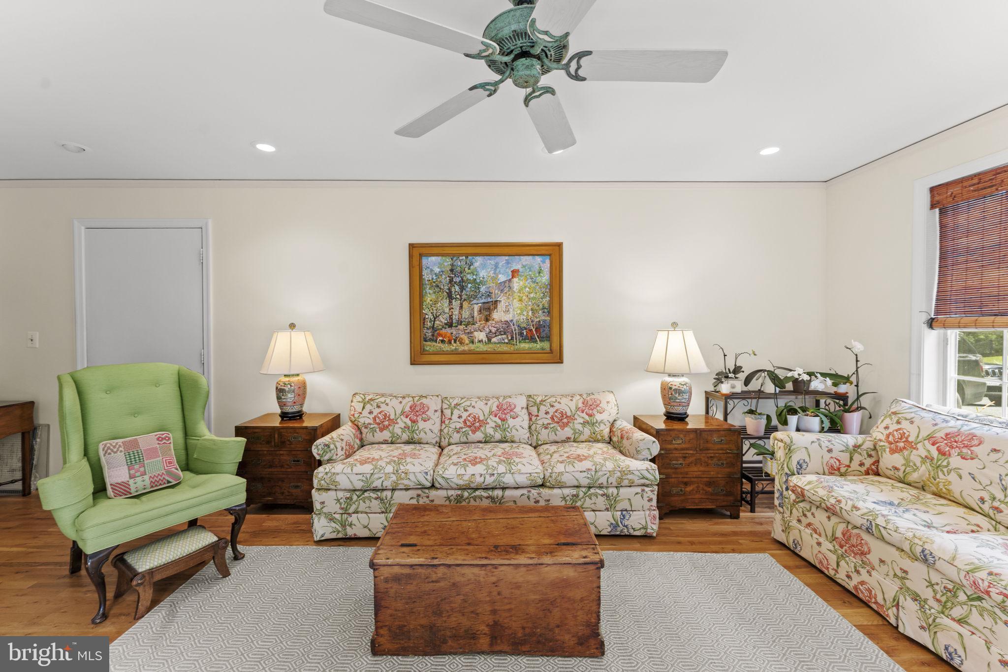19725 Woodtrail Road Round Hill, VA 20141 - Photo 40 of 93 Sunroom
