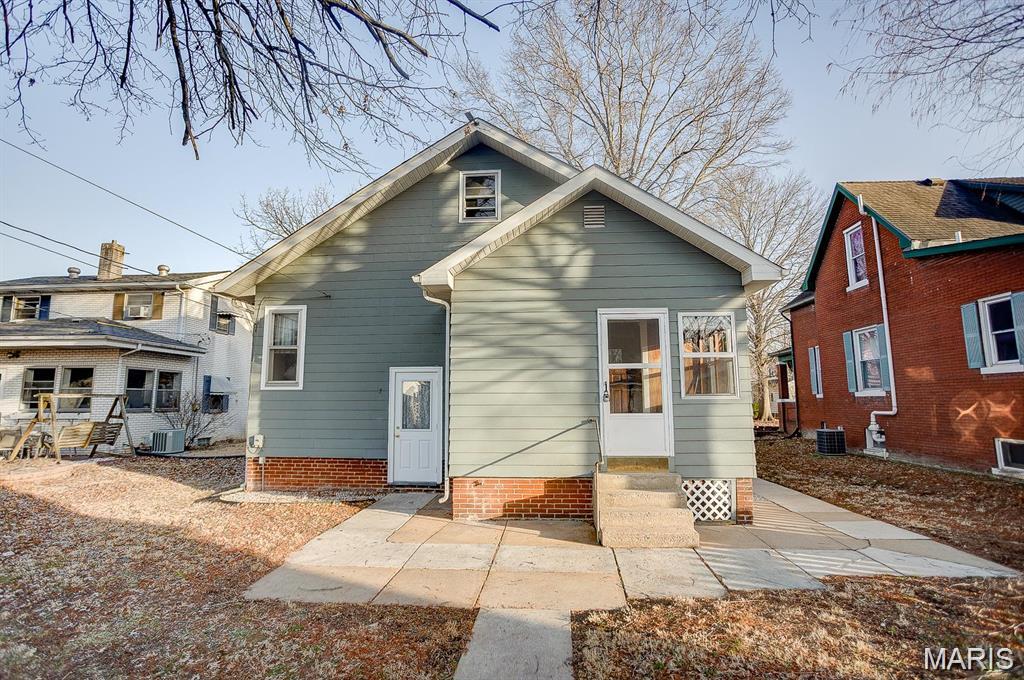1119 North Church Street Belleville, IL 62221 - Photo 2 of 13