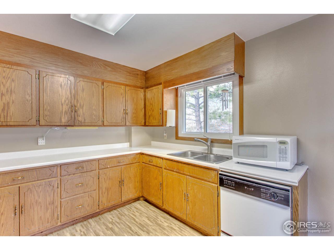 6137 Olde Stage Road Boulder, CO 80302 - Photo 12 of 27 Clean Kitchen