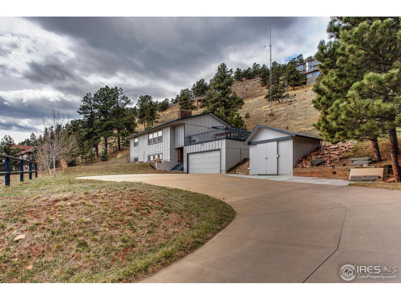 6137 Olde Stage Road Boulder, CO 80302 - Photo 3 of 27 Huge Concrete S. Facing Driveway