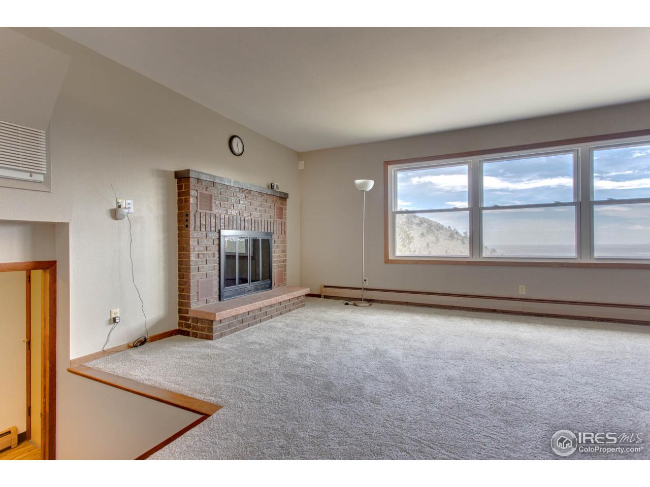 6137 Olde Stage Road Boulder, CO 80302 - Photo 6 of 27 Large living room