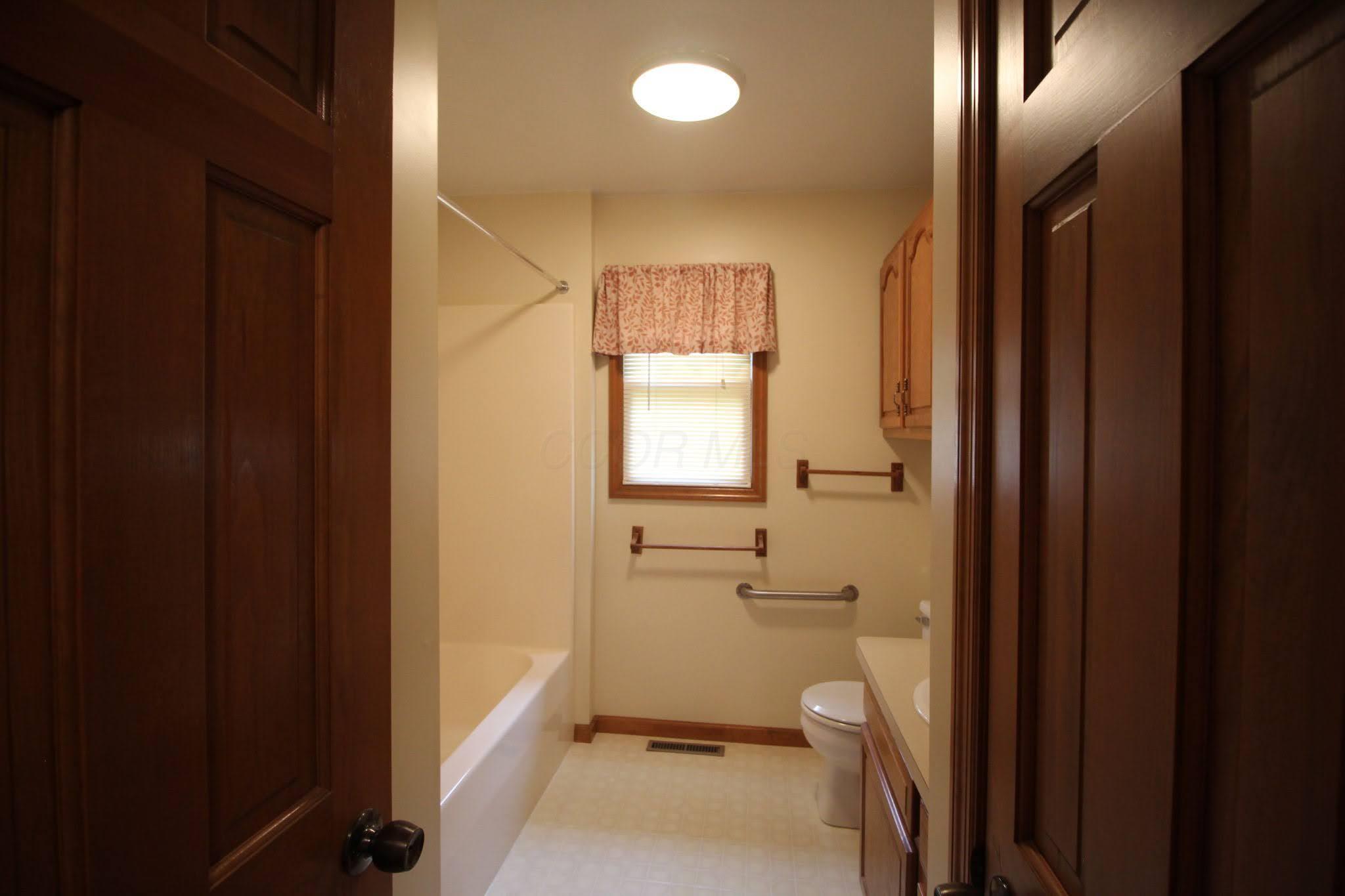 103 Cambridge Road Delaware, OH 43015 - Photo 28 of 37