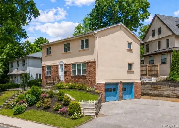 $1,390,000 | 1 Wood Road, Great Neck, NY 11024