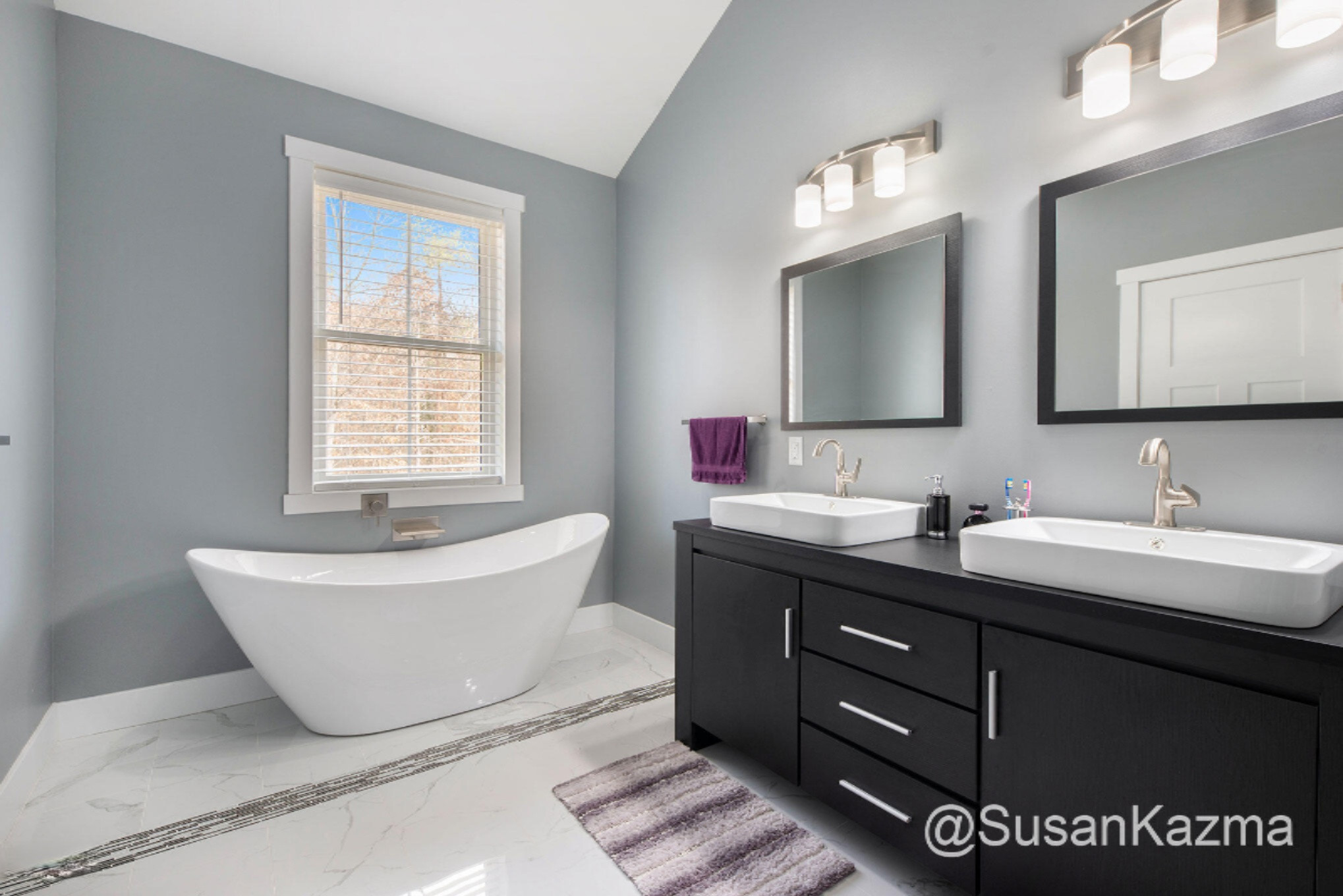 2735 15 Mile Road Northeast Cedar Springs, MI 49319 - Photo 17 of 56 Bathroom3