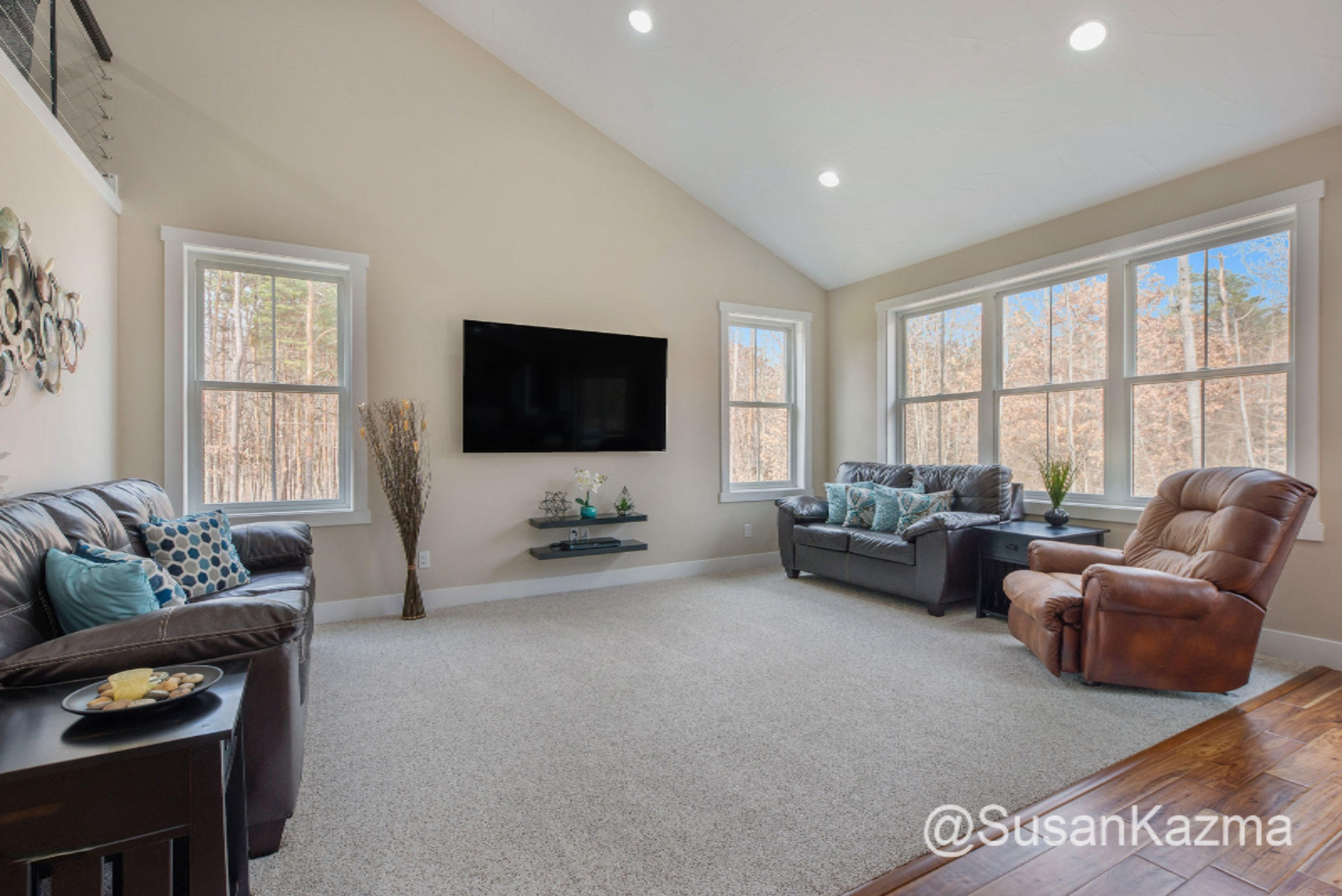 2735 15 Mile Road Northeast Cedar Springs, MI 49319 - Photo 7 of 56 LivingRoom3