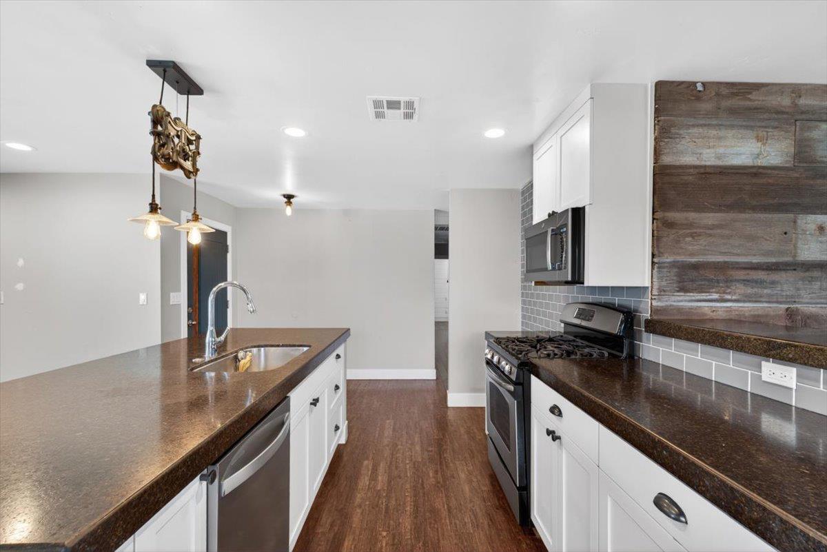 2424 Killarney Way Modesto, CA 95355 - Photo 8 of 30