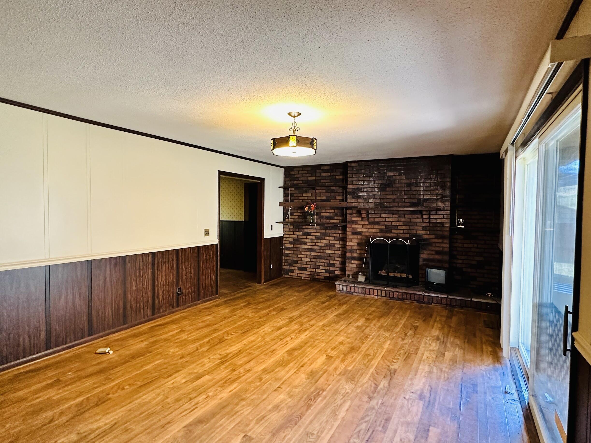 239 Locust Point Road Saltville, VA 24370 - Photo 8 of 17 F169D78A-5B47-4D1C-B080-867C70BFE330