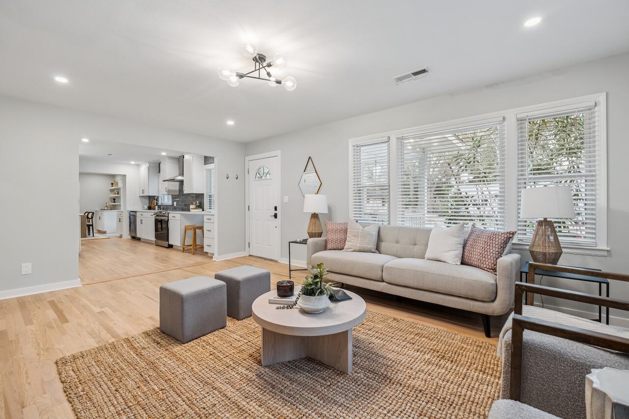 1734 Combahee Street Charleston, SC 29412 - Photo 5 of 25 1734Comb-JTPhoto-006