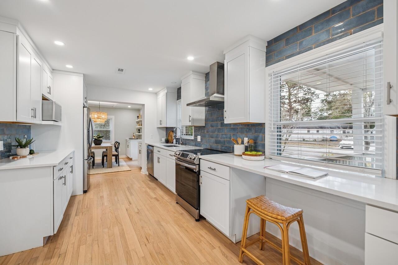 1734 Combahee Street Charleston, SC 29412 - Photo 6 of 25 1734Comb-JTPhoto-007