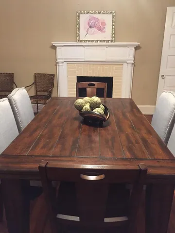 a view of empty room with windows