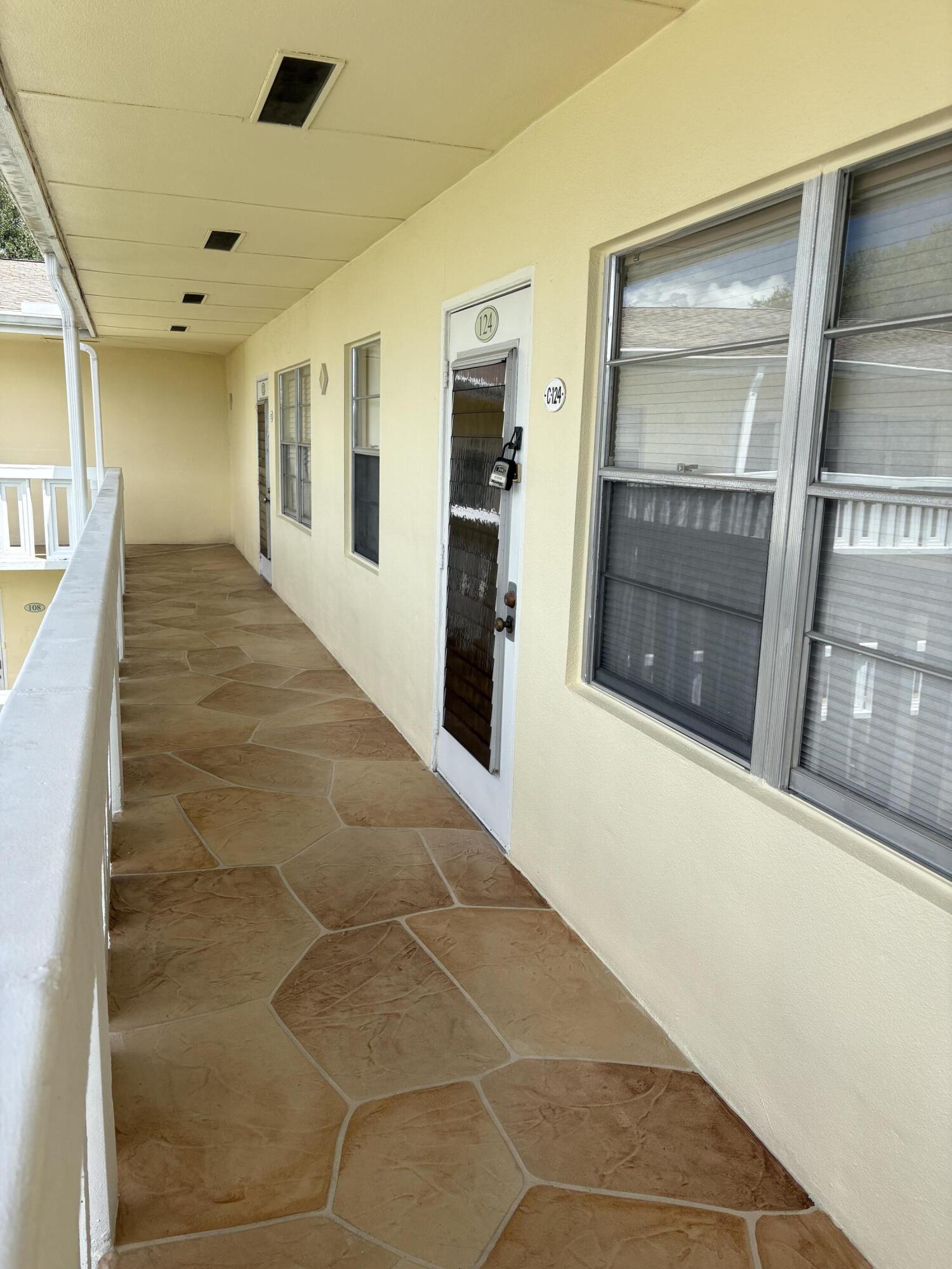 124 Dorset C, Unit 124C Boca Raton, FL 33434 - Photo 17 of 21 a view of an entryway