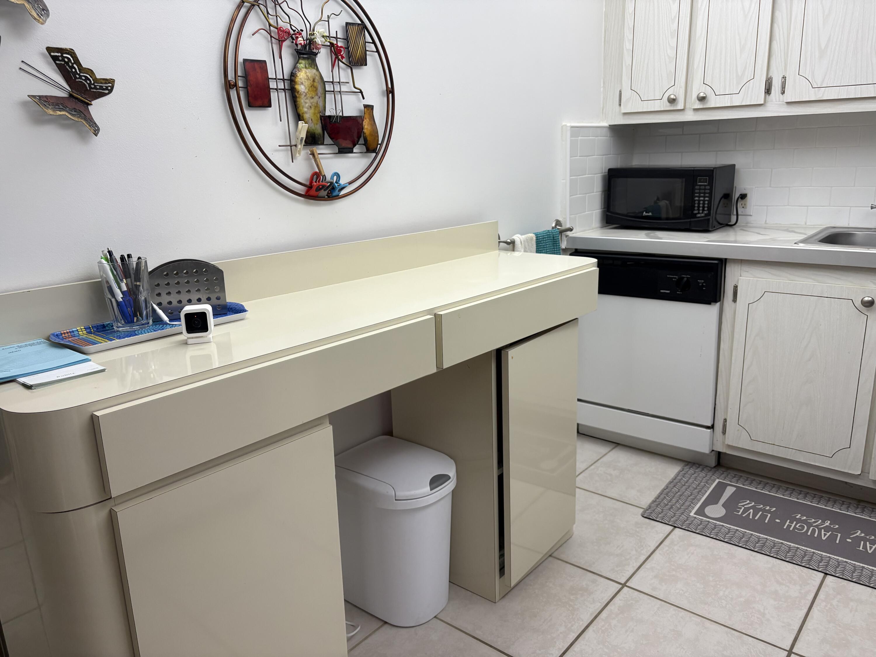 124 Dorset C, Unit 124C Boca Raton, FL 33434 - Photo 4 of 21