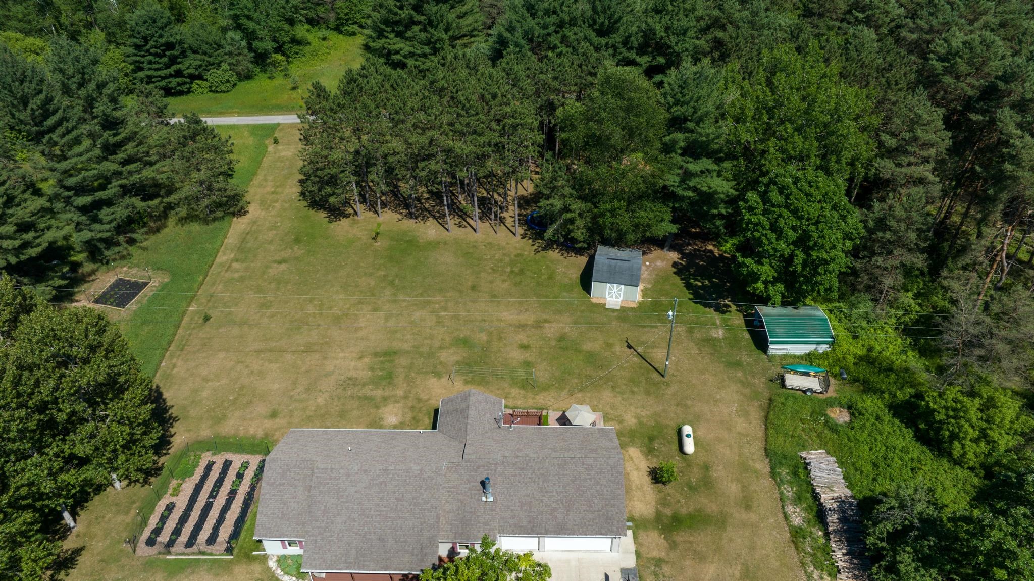 3925 South Vandecar Road Mount Pleasant, MI 48858 - Photo 36 of 45 1901699-35.JPG