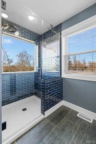 $570,000 | 10353 New Diggins Road, Mineral Point, MO 63660